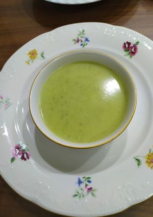 A picture of Green Zucchini Soup (Turkish style).