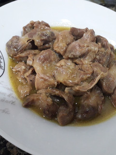Una foto de Mollejas de pollo en salsa