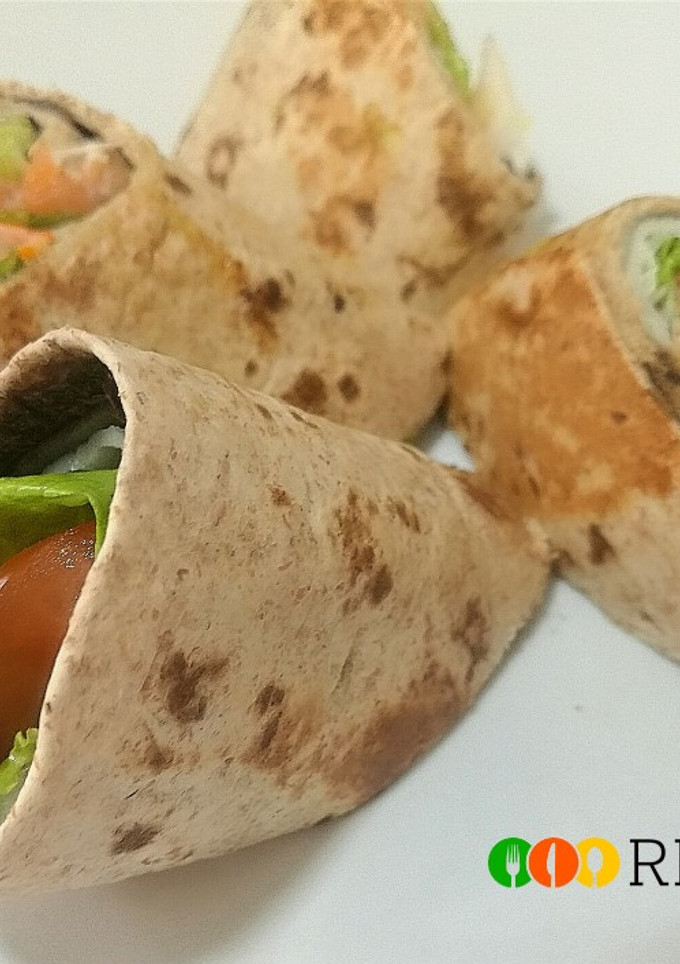Una foto de Wrap de alga Nory y salmón