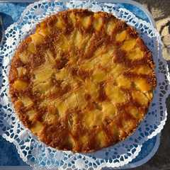 Una foto de 🍎 Tarta de manzana invertida caramelizada 🇦🇷