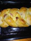 Trenza de pan rellena