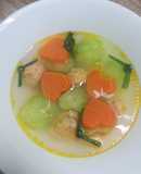Canh thịt viên dưa chuột cà rốt