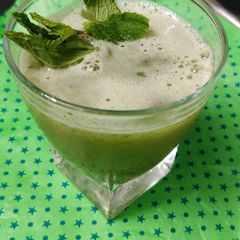 A picture of Grapes mint juice.