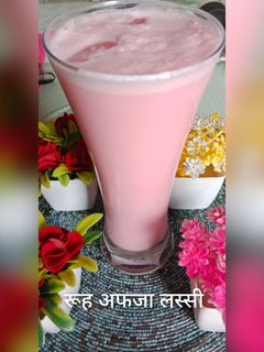 रूह अफजा लस्सी (rooh afza lassi reicpe in Hindi) रेसिपी मुख्य फोटो