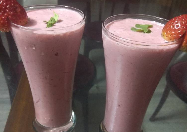 Recipe of Ultimate Strawberry shake