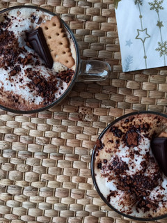 Una foto de Café especial con chocolate 😋😋