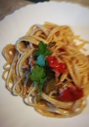 Foto di Linguine tonno e olive e pomodorini