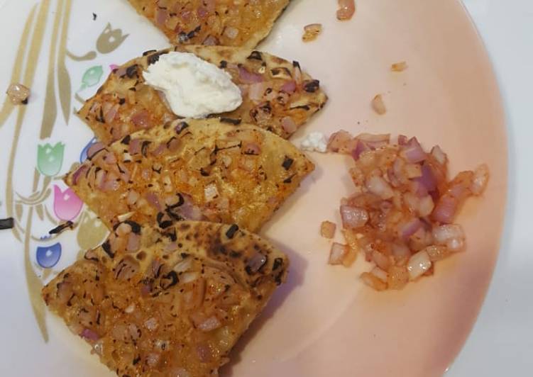 Recipe of Ultimate Pyaj ki tandoori roti-on tava