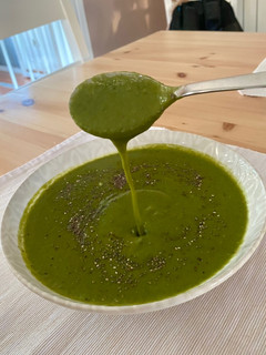 Una foto de Crema de verduras: Brócoli, Espinacas, Kale y más!