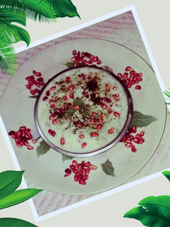 अनार और खीरे का रायता (Anar Or Kheera Raita Recipe In Hindi) रेसिपी मुख्य फोटो