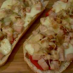 รูปของ Pan pizza de pavo y queso