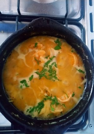 Una foto de Camarones al Omar pil pil