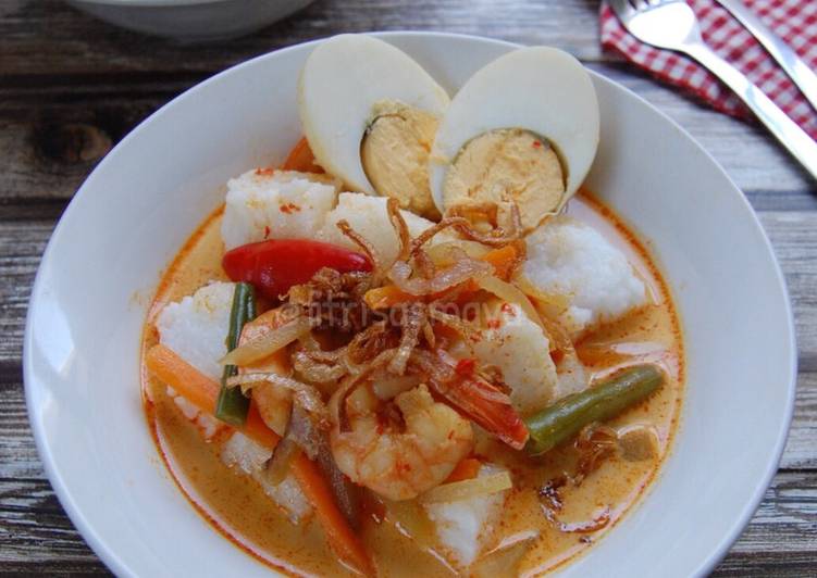 Bagaimana Membuat Lontong sayur Anti Gagal