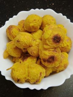 முந்திரி கொத்து (Munthiri koththu recipe in tamil) செய்முறை முக்கிய புகைப்படம்