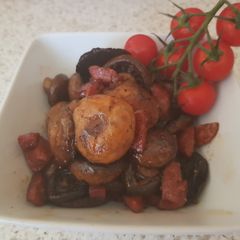 A picture of My Garlic Mushrooms & Chorizo cooked in Garlic Butter.