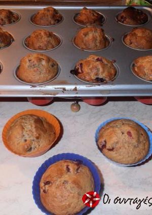 Φωτογραφία της συνταγής Muffins με φρούτα του δάσους, γιαούρτι και αμύγδαλα