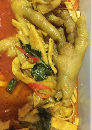 รูปของ แกงเผ็ดไก่หน่อไม้สด