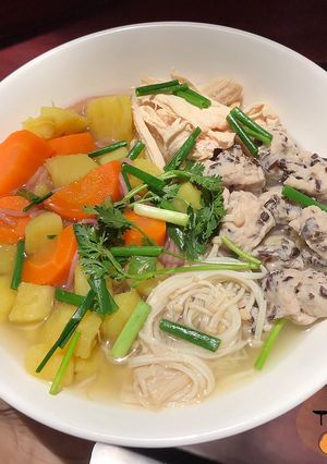 Hình của món Bún gạo lứt mọc canh 🍠🥕.