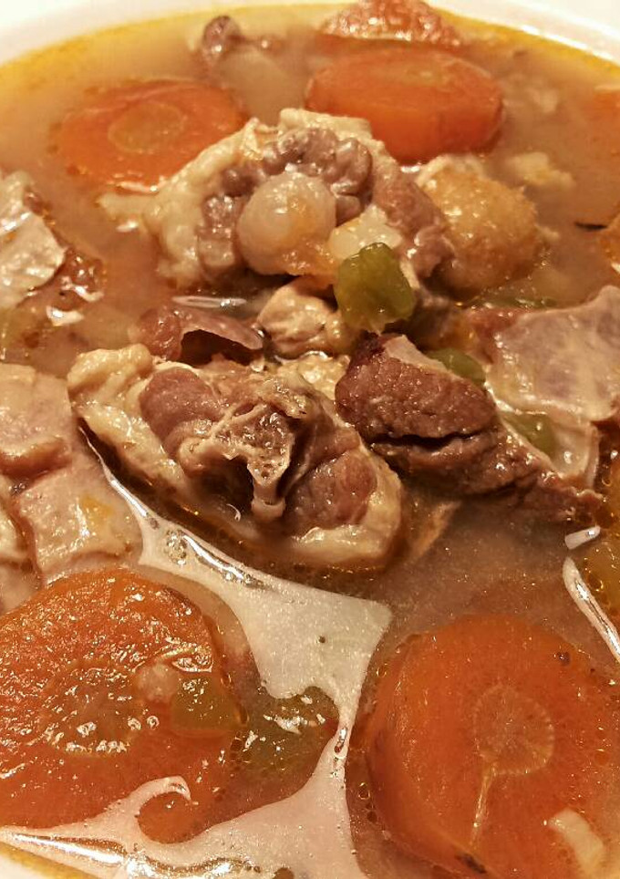 Una foto de Sopa de rabo de cordero a la mostaza