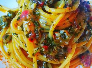 Foto di Spaghetti con Capperi Timo Fresco Limone e Bottarga