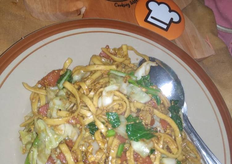 240) Mi Pipih Goreng