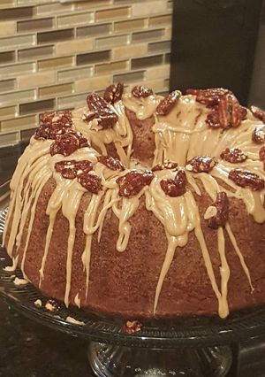A picture of Spiced Apple-Pecan Cream Cheese Cake.