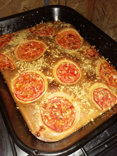 Una foto de Fainá licuado de Tomate relleno