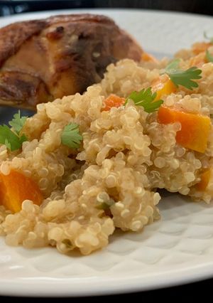 Foto principal de Risotto de quinoa con habitas y zanahoria