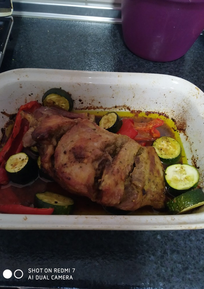 Una foto de Paletilla de cordero asada con verduras