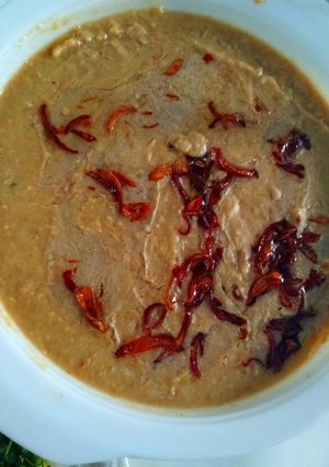 A picture of Mazdar beef haleem.