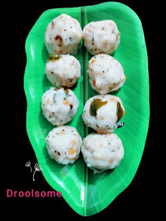 பாரம்பரிய உப்பு உருண்டை (Uppu urundai recipe in tamil) செய்முறை முக்கிய புகைப்படம்