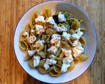 Best Recipe Pasta with broad beans and ricotta Savory Delicious