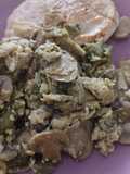 Revuelto de champiñones y habas