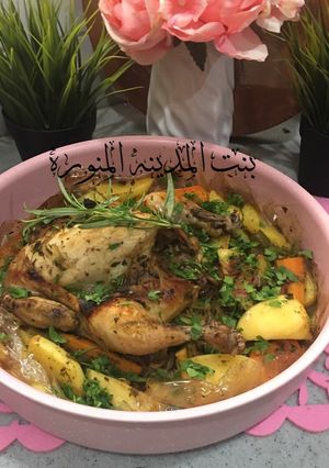 صورة لوصفة دجاج بالروز ماري والريحان والخضار
