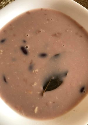 Tejfölös-babérleveles bableves recept fotója