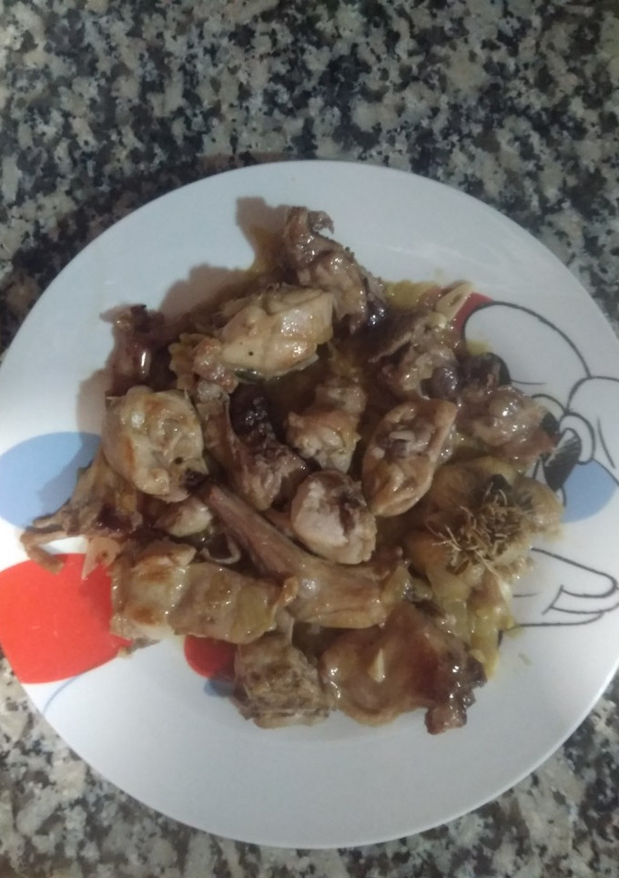 Una foto de Conejo al ajillo