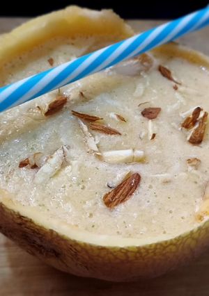 A picture of Muskmelon pudina refreshing drink.