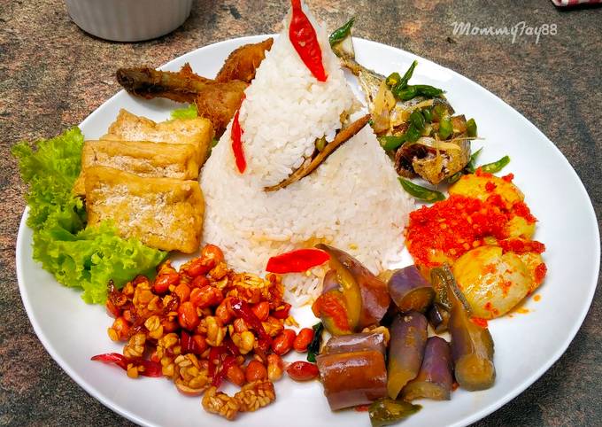 Cara bikin Tumpeng Nasi Liwet Cara bikin Tumpeng Nasi Liwet