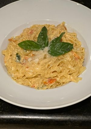 Una foto de Fettuccine con burrata