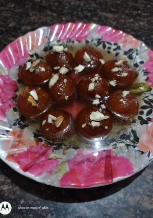 பிரேட் குலாப் ஜாமுன் 🍞🧆🧆 (Bread gulab jamun recipe in tamil) செய்முறை முக்கிய புகைப்படம்