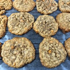 A picture of Oatmeal Scotchies.