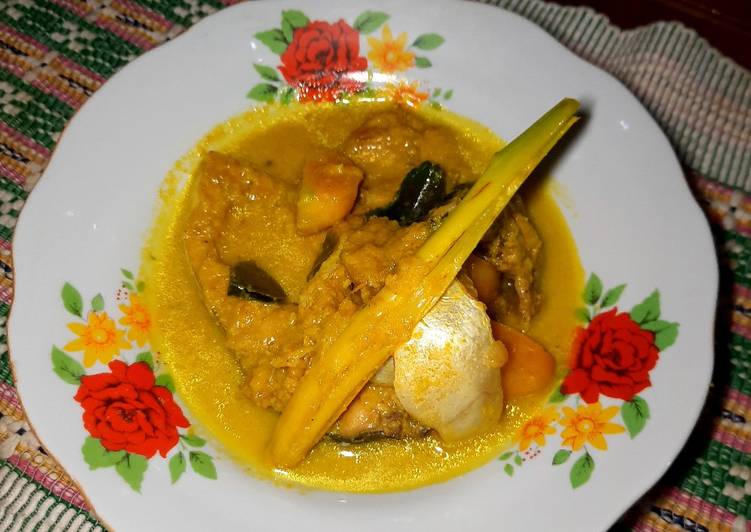 Ikan Patin Masak Paliat (ikan patin bumbu kuning)