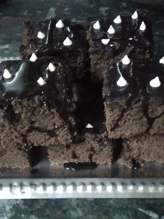 चाॅकलेट ब्राउनी (chocolate brownie recipe in marathi) रेसिपी चे मुख्य फोटो