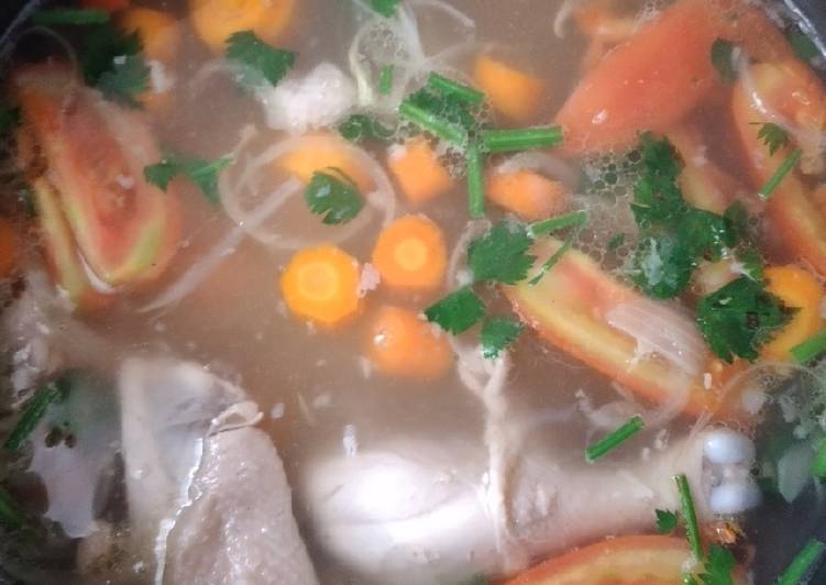 Bagaimana Menyiapkan Sup Ayam Sederhana yang Sempurna