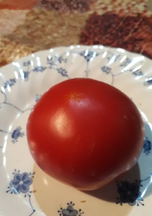 Una foto de Tomate relleno al huevo