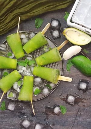 A picture of Aam Panna popsicles.