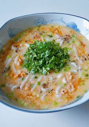Hình của món BÁNH CANH mặn nước cốt dừa.