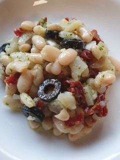 Una foto de Ensalada de bacalao y alubias
