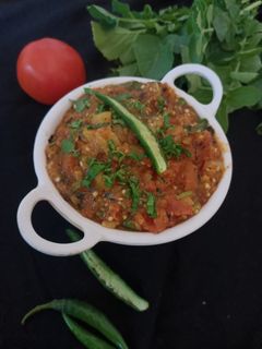 बैंगन भरता(baingan bharta recipe in hindi) रेसिपी मुख्य फोटो