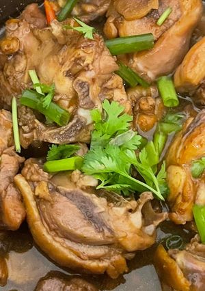 Hình của món Gà kho gừng.